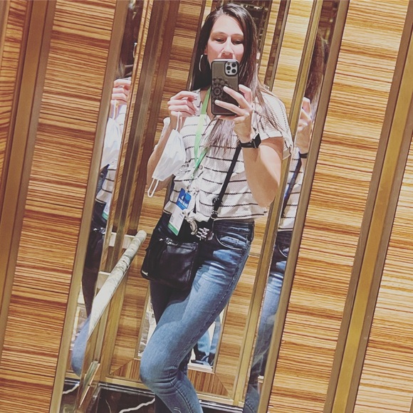 Meet Your Posher - Picture 3 of 8